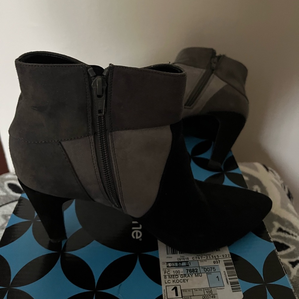 Liz Claiborne heeled booties| size 8